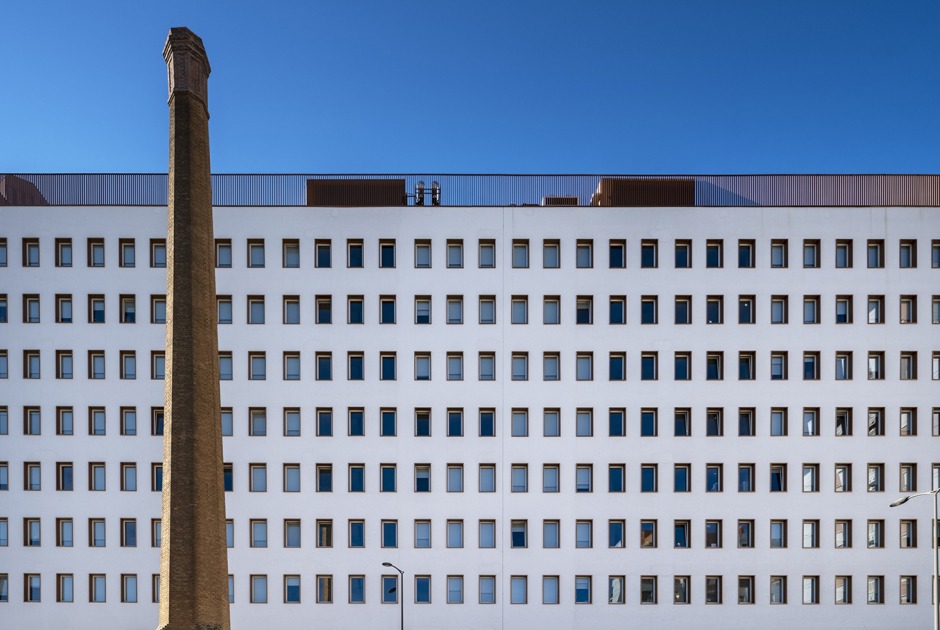 Student residence in Burjassot by Martín Lejarraga Oficina de Arquitectura. Photograph by David Frutos