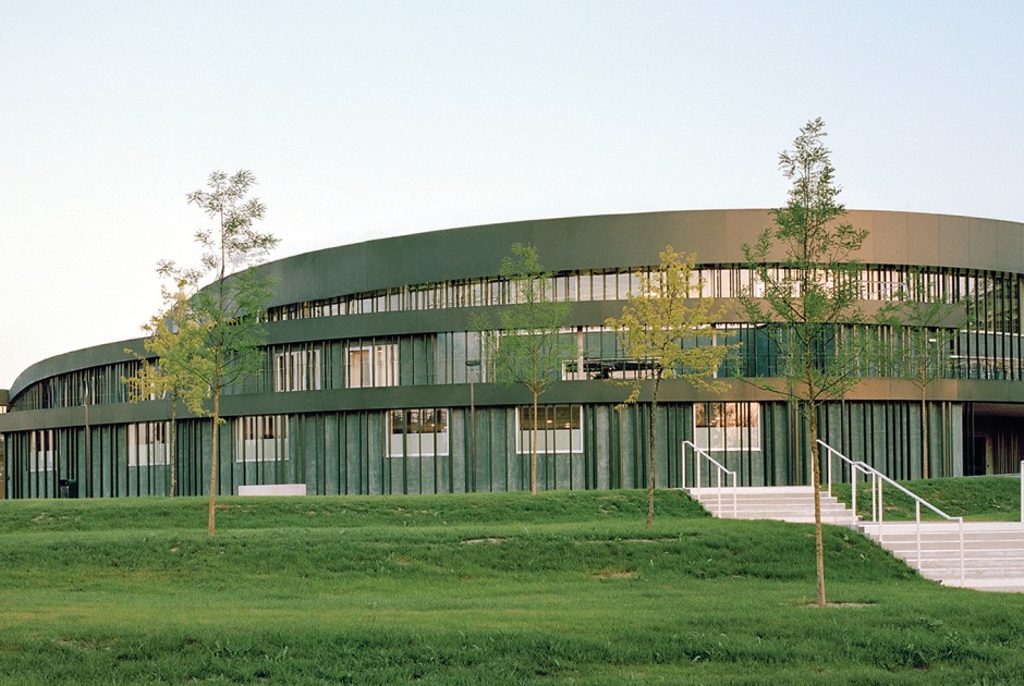 Centro acuático en Châteauroux por Mikoü. Fotografía por Maxime Delvaux