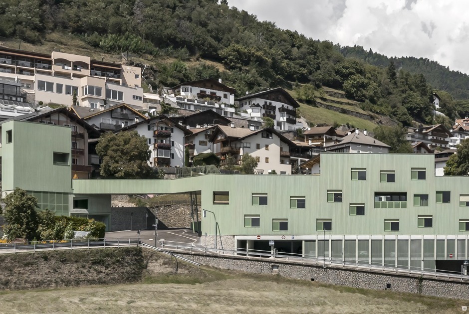 Multifunctional Building in Barbiano, by Roland Baldi Architects. Photograph by Oskar Da Riz 