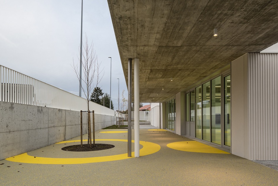 Escuela infantil CPI As Mirandas por 16uno arquitectos. Fotografía por Héctor Santos-Díez