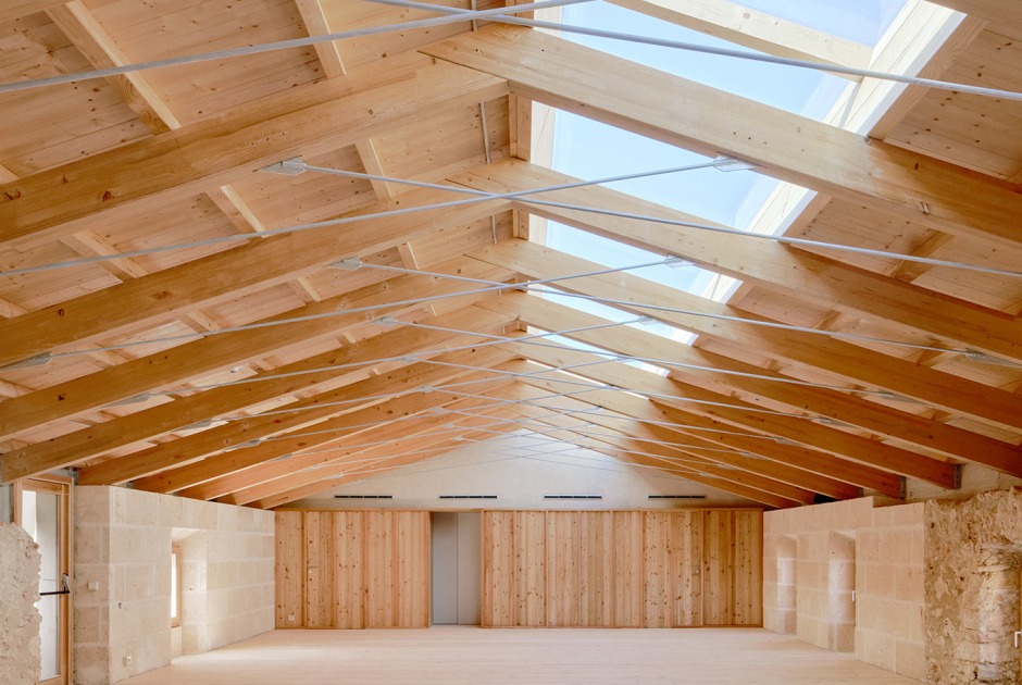 Casa de la Vila Santa Eugenia por Peris Toral + Aulets. Fotografía por José Hevia