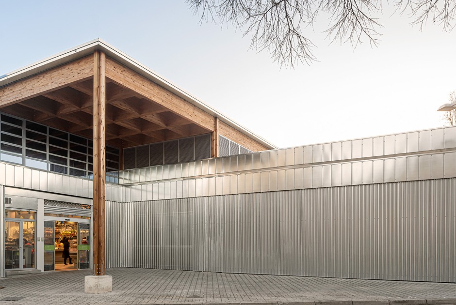 Mercado Provisional de Horta, por Ravetllat Arquitectura + Carles Enrich Studio. Fotografía por Adrià Goula + Carles Enrich