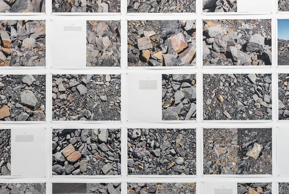 Talking about stones. Mineral lexicon (Installation detail), 2024. 4/4 color digital offset print on paper. Installation of 172 sheets, 31.7x46cm each. Courtesy of Jorge Yeregui, VEGAP, Madrid, 2026