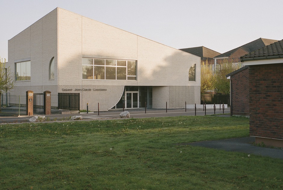 Jean-Claude Casadesus Conservatory and Auditórium by Ateliers O-S architectes. Photograph by Cyrille Weiner