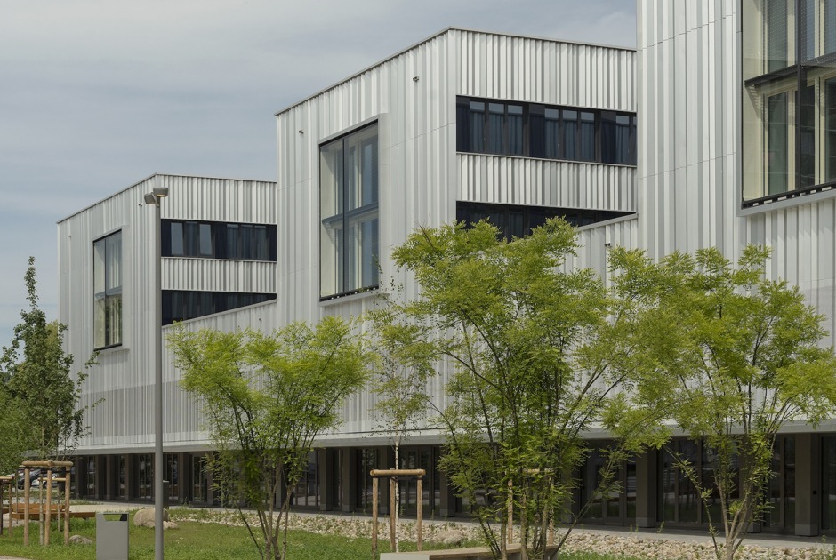 Federal University of Public Administration by Sauerbruch Hutton. Photograph by Jan Bitter