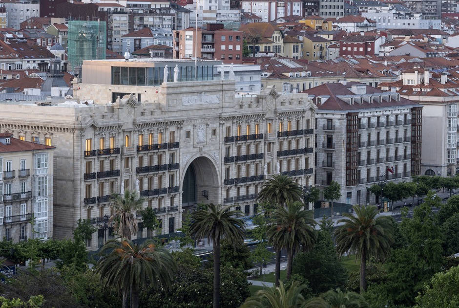 "Faro Santander" by David Chipperfield. Photograph by Juan Baraja