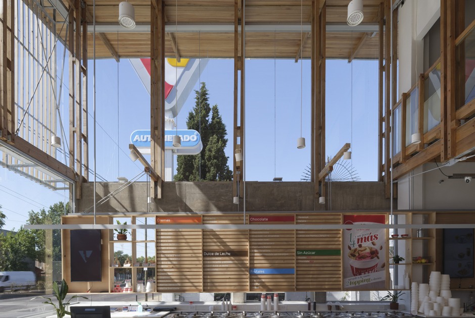 "Autohelado LV Escalada" by DRM Arquitectura. Photograph by Javier Agustín Rojas