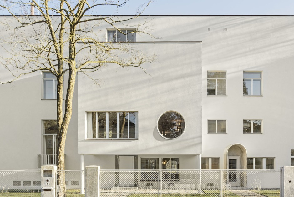 Villa Beer por Josef Frank y Oskar Wlach / Restauración por Christian Prasser. Fotografía por Hertha Hurnaus