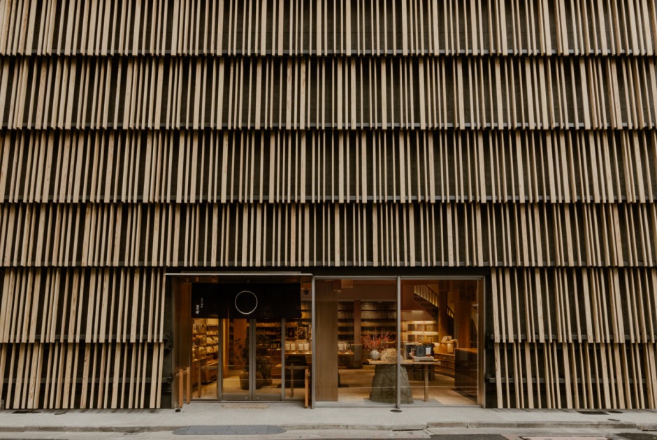 Kayanoya Ginza by KKAA. Photograph by Keishin Horikoshi/SS
