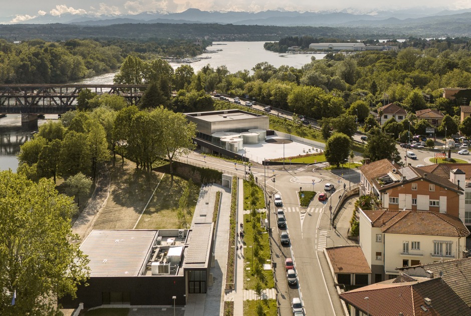 Urban stitching in Sesto Calende by Giulia de Appolonia. Photograph by Filippo Poli