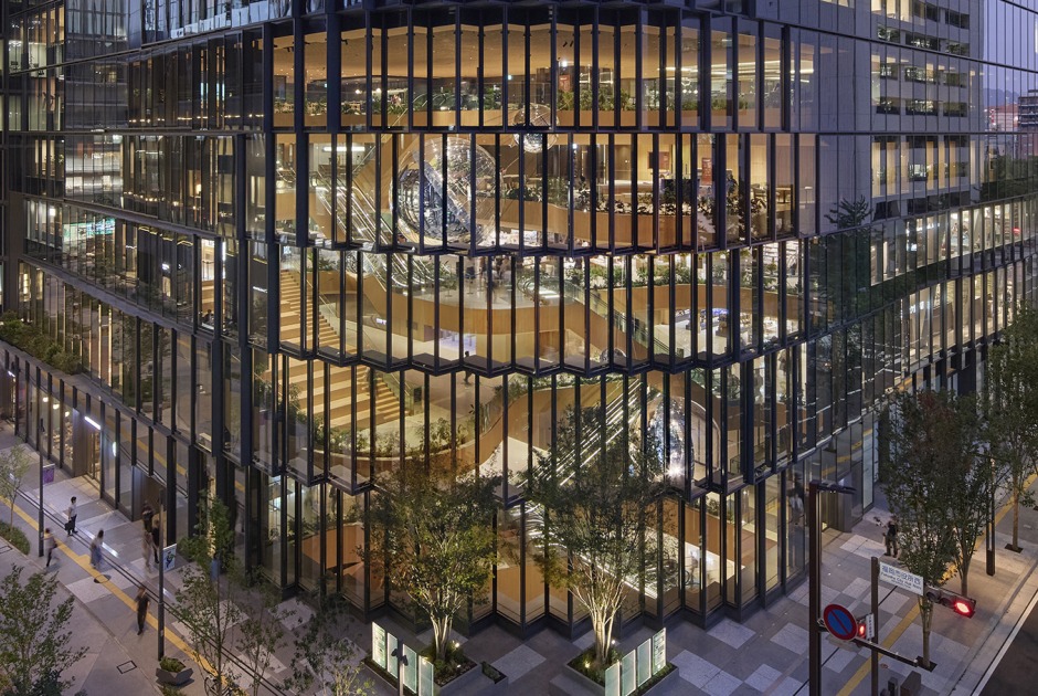 Tenjin Business Center II by OMA. Photograph by Tomoyuki Kusunose