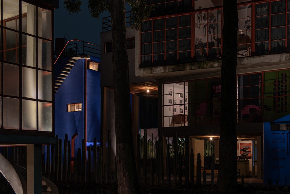 A night view of the Diego Rivera and Frida Kahlo House-Studio Museum. Photograph by Jacobo Monsalve