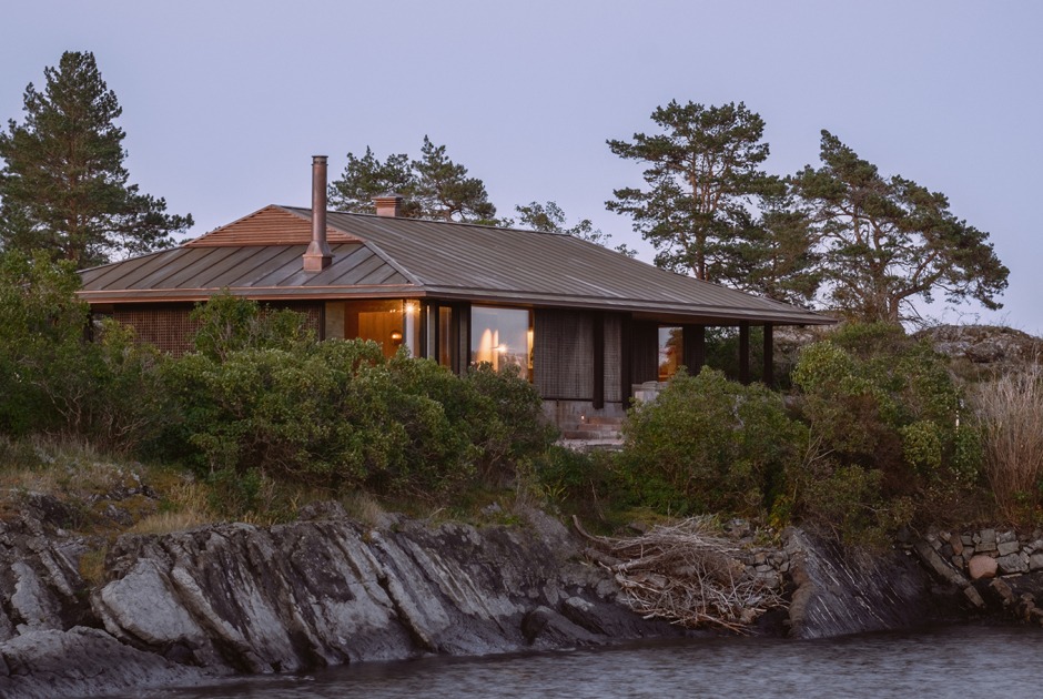 Cabin Ostøya by R21 Arkitekter. Photograph by Ruben Ratkusic