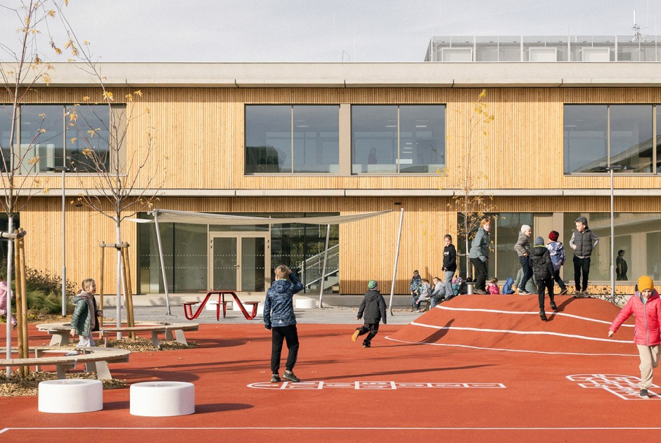LOŠBATES Primary School by Pelletier de Fontenay + SOA architekti. Photograph by Alex Shoots Buildings