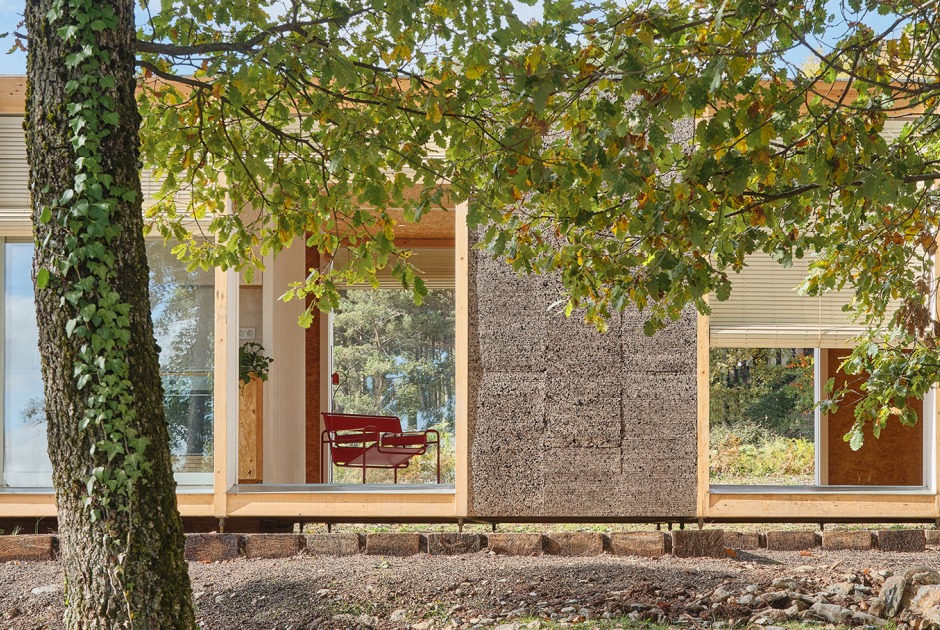 Casa Bosc by Ágora Arquitectura. Photograph by Adrià Goulà