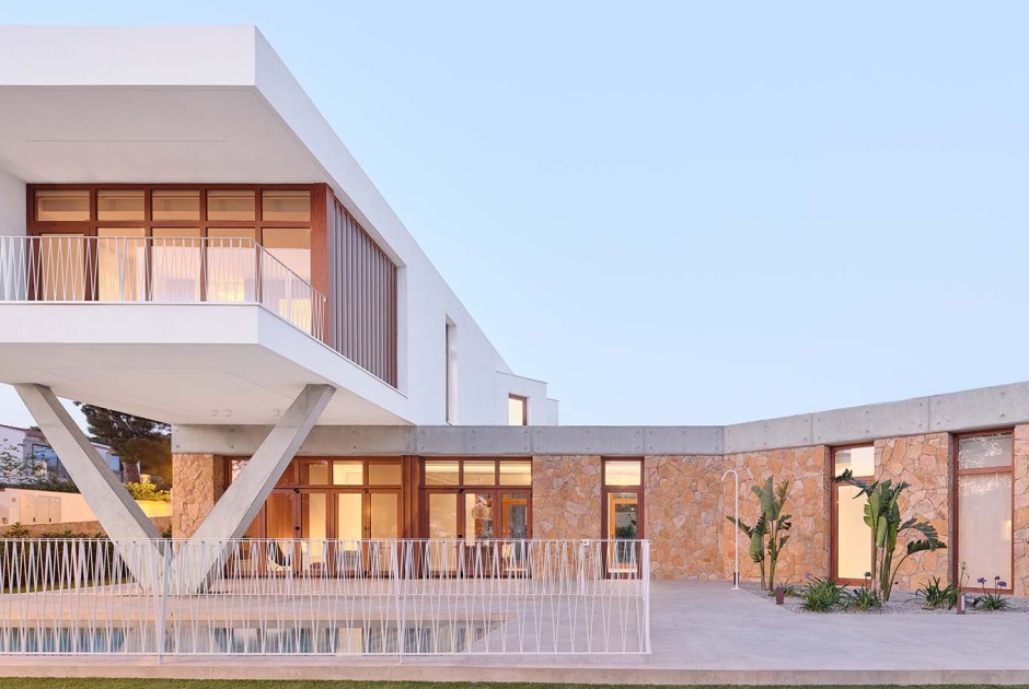 Maridia House by Guillem Carrera. Photograph by Adrià Goula  