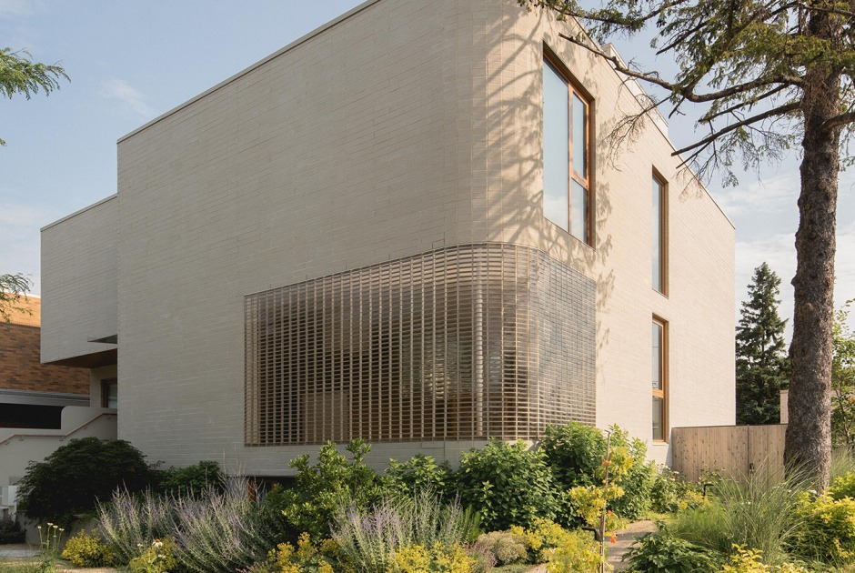 "The Lens" by MU Architecture. Photograph by Raphaël Thibodeau