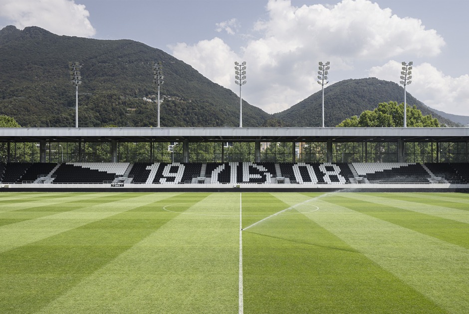 Arena Sportiva by Cruz y Ortiz Arquitectos SLP + Giraudi Radczuweit Architetti Sagl. Photograph by Fernando Alda