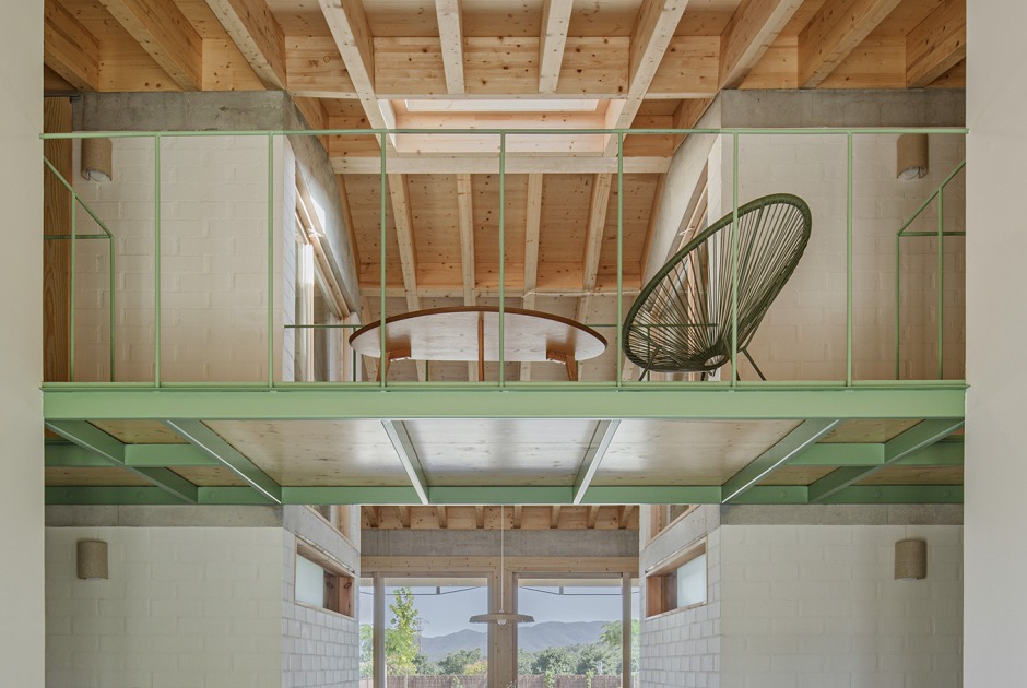 LX House by SAU Taller d'Arquitectura. Photograph by Andrés Flajszer