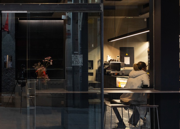 Oteiza One Coffee Shop por Bauart studio, Arkygra Arquitectos. Fotografía por Fernando Schapochnick