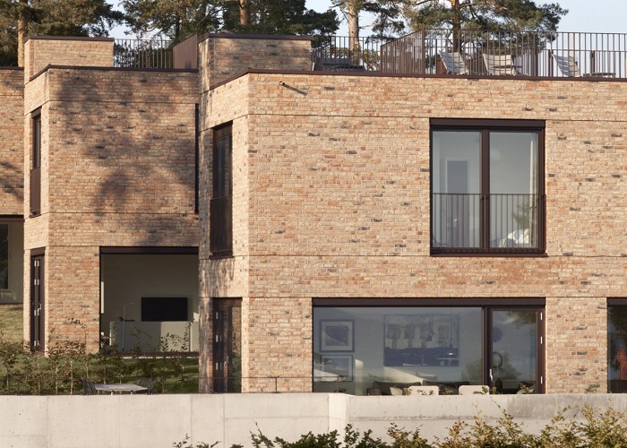 Casas patio en Ullerntoppen, fase 2 por R21 Arkitekter. Fotografía por Mariela Apollonio