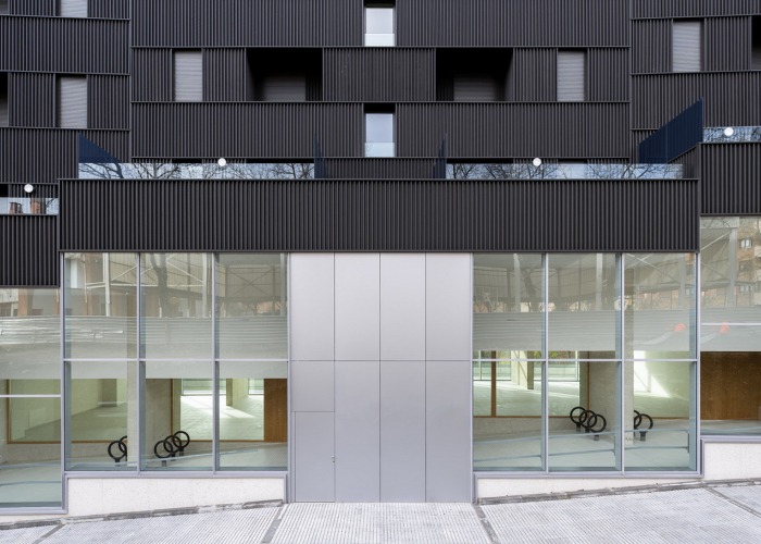 58 social housing units by GVG Estudio + MOEST. Photograph by Rubén P. Bescós