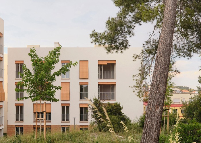 Sustainability and spatial quality. 72 Social Housing in Castelldefels by Carles Enrich Studio. Photograph by Adrià Goula