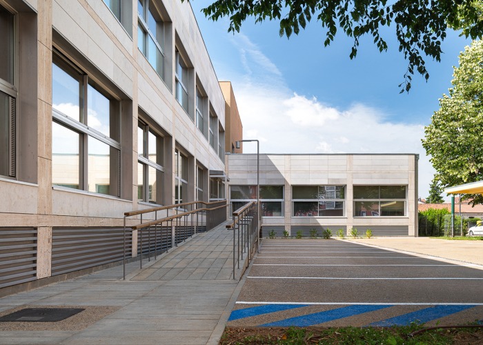 Centro de Salud Pinilla por Gabriel Gallegos Borges. Fotografía por Gabriel Gallegos Alonso