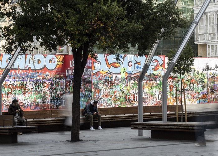 «Utopía: Sin entrada» de Sebastián Bayo Monjas. Fotografía por Mikel Blasco. Imagen cortesía de Mugak/2025.