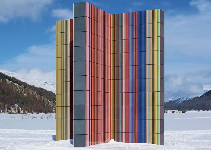 Gerhard Richter, STRIP TOWER (962), 2023. Sils Maria, Suiza, 2026. Fotografía por Schaub Stierli Fotografie. Cortesía de Gerhard Richter Kunststiftung y Luma Foundation