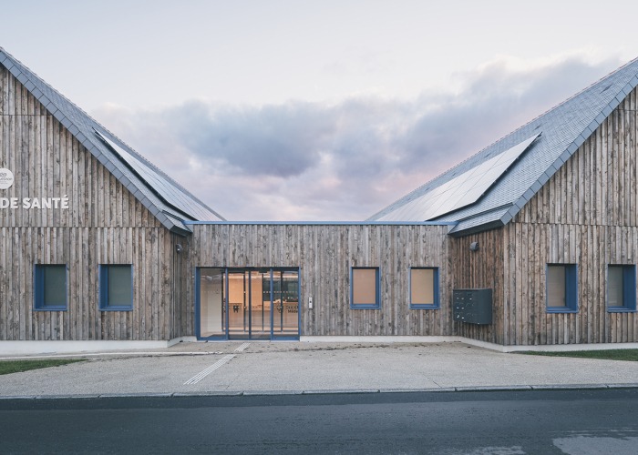 Tremblay Val-Couesnon Health Centre by Celeste. Photograph by Eric Sueur