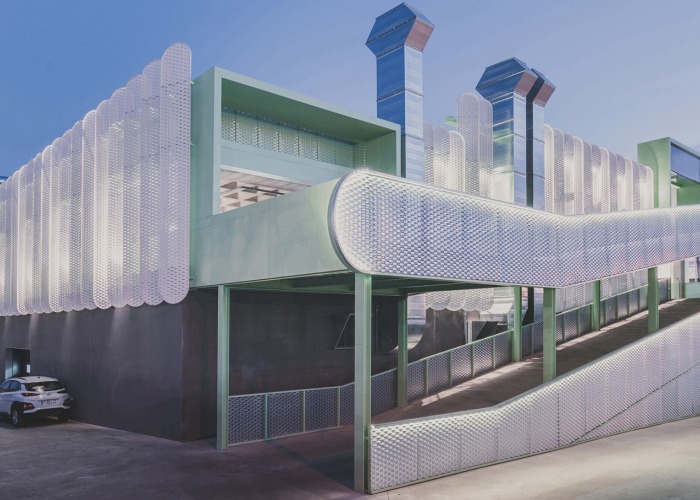 «Leganés Auto Center» por OOIIO Arquitectura. Fotografía por Javier de Paz