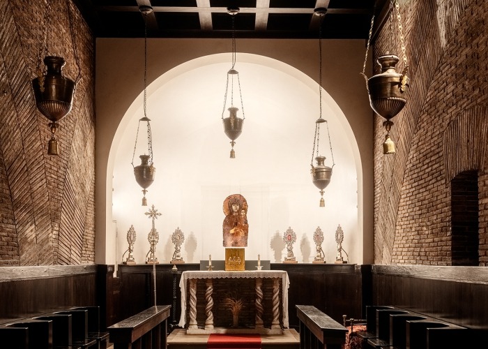 El Coro Bizantino – Capilla del Icono Bizantino de Santa María ad Martyres. Panteón – Micro-arquitecturas para la Arqueología por STARTT. Fotografía por Alessandro Penso