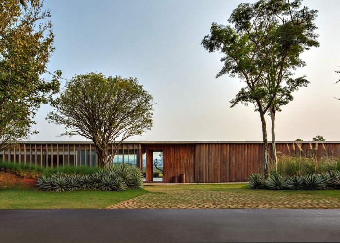 Casa Baroneza por Sabella Arquitetura. Fotografía por Nelson Kon