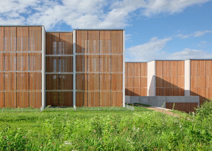 Viviendas de Madera Žďár por Kuba & Pilař architekti. Fotografía por BoysPlayNice