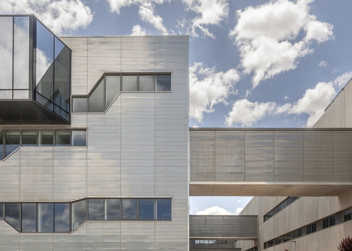 Nuevo Hospital Universitario de Cuenca por Gádor de Carvajal, Juan Casariego, Fernando Cruz. Fotografía por Luis Asín
