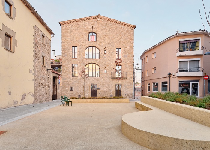 Plaza Aguilar por vora + Toni Riba. Fotografía por Adrià Goula