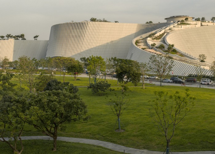 Museo de Historia Natural de Shenzhen por 3XN, B+H, Zhubo Design. Fotografía por Adam Mørk