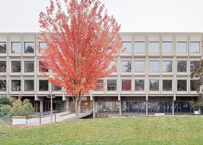 Extensión vertical y renovación del Collège Rousseau por Burckhardt Architecture. Fotografía por Olivier Di Giambattista 