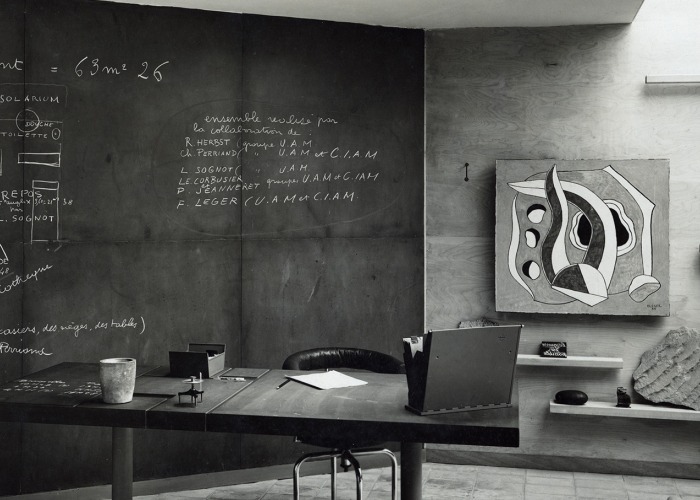 Le Corbusier, Pierre Jeanneret y Charlotte Perriand, Apartamento para un joven (Apartament per a un jove), Exposición Universal de Bruselas, 1935. Fotografía por C. Vanderberghe. Cortesía de Archives Charlotte Perriand
