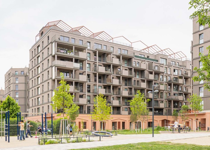«ATT - Red Emma» por Gerner Gerner Plus + AllesWirdGut. Fotografía por Tschinkersten