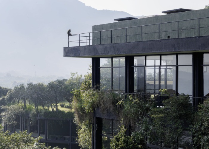 Exterior view, Kandalama Hotel, Dambulla, Sri Lanka. Photograph by Iwan Baan, 2026