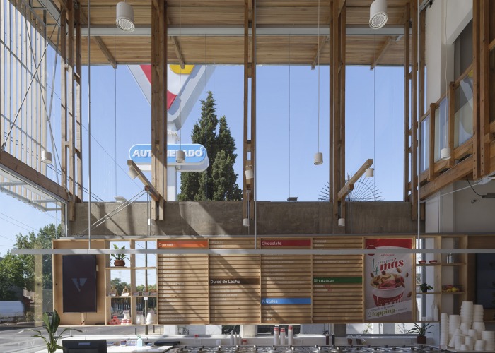 «Autohelado LV Escalada» por DRM Arquitectura. Fotografía por Javier Agustín Rojas