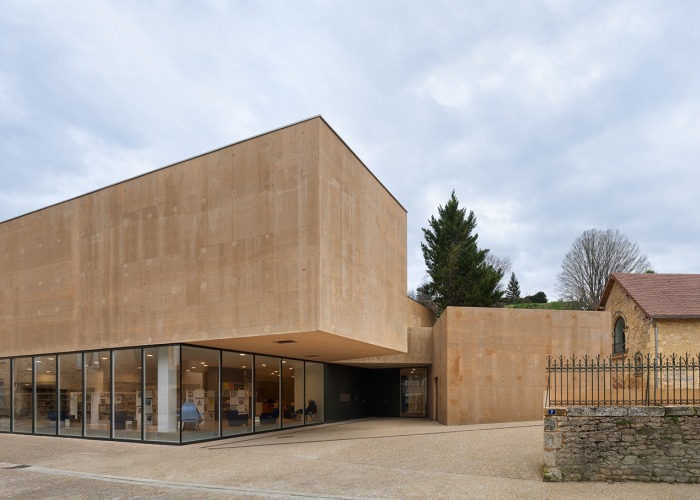 Mediateca y escuela de música por Dominique Coulon & associés. Fotografía por Eugeni Pons