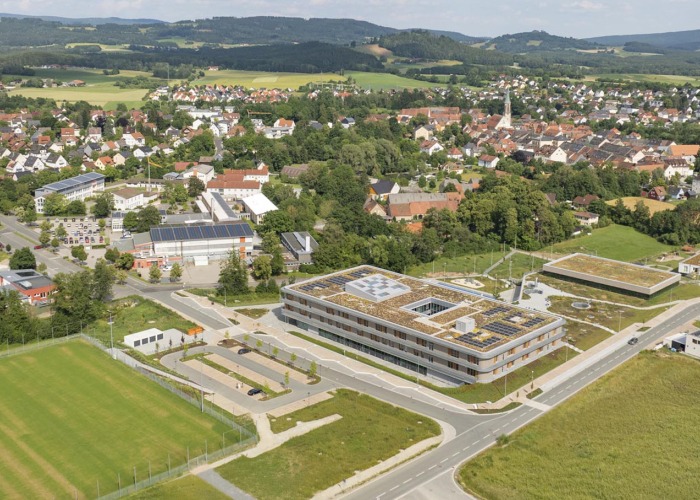 "Staatliche Realschule Kemnath" by ALN + Gutiérrez-delaFuente. Photograph by Roland Halbe