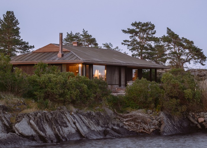 Cabaña Ostøya por R21 Arkitekter. Fotografía por Ruben Ratkusic