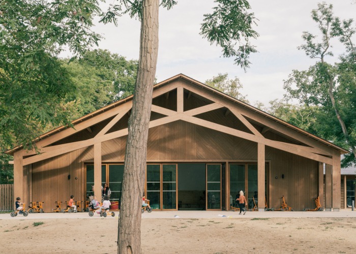 Centro de Ocio Bois de Cergy por PLURIEL[LES] ARCHITECTES. Fotografía por Charly Broyez