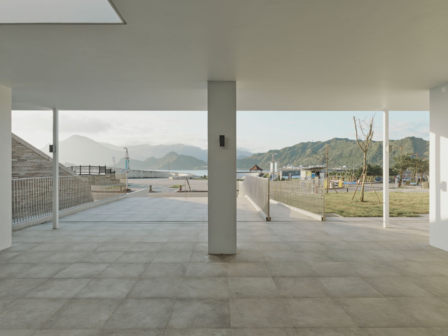 South entrance canopy. i Ocean Museum by B+P Architects. Photograph by Studio Millspace.