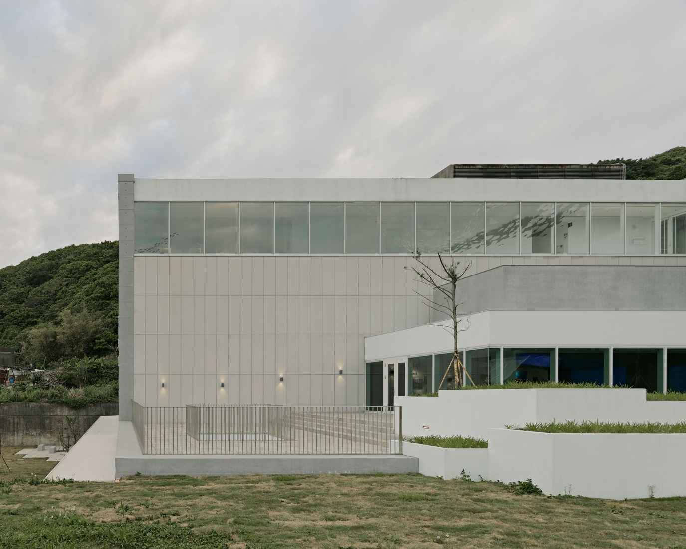 South building exterior. i Ocean Museum by B+P Architects. Photograph by Studio Millspace.