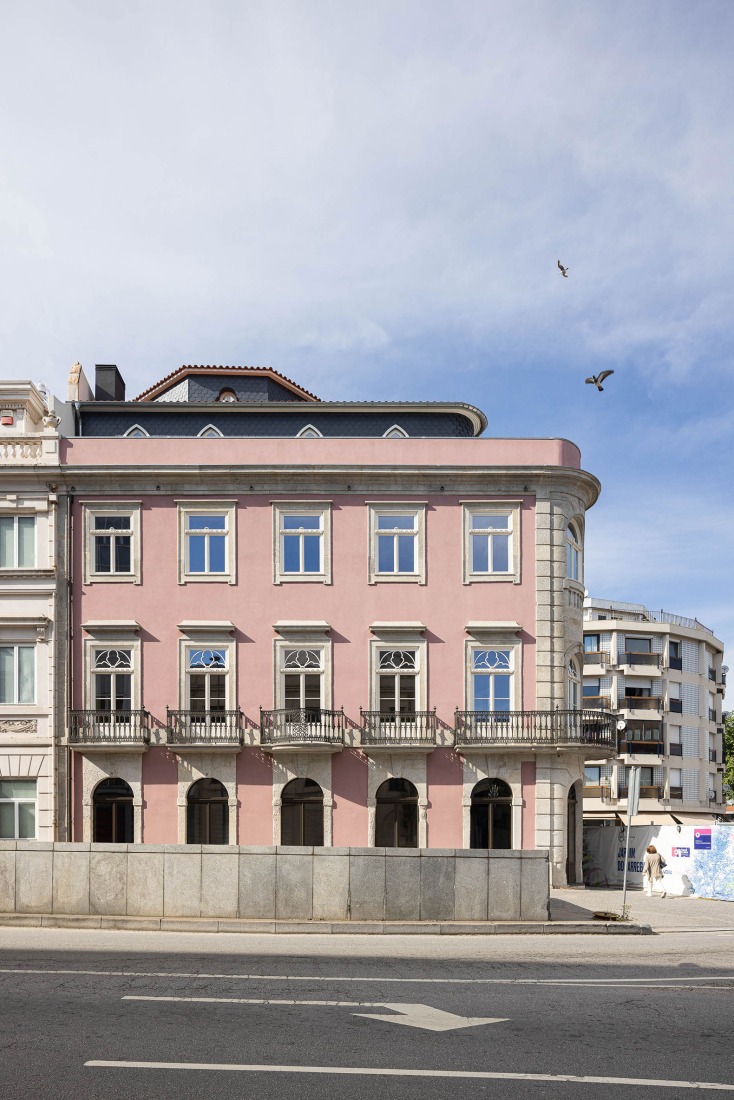 Antigo Hotel do Louvre by Diana Barros Arquitectura. Photograph by Ivo Tavares Studio.